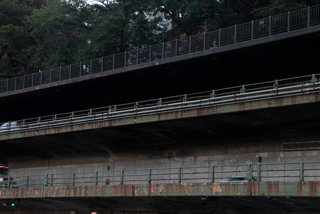 gif of the BQE triple cantilever