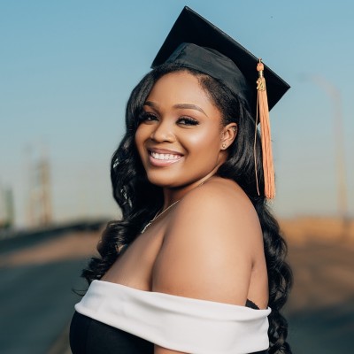 Zuri Watts headshot