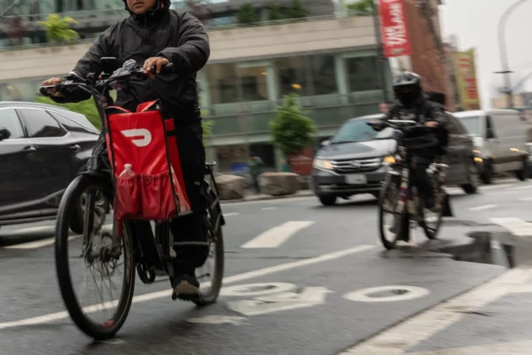 New York City Delivery Workers: Insights on Travel Patterns and E-Mobility Report